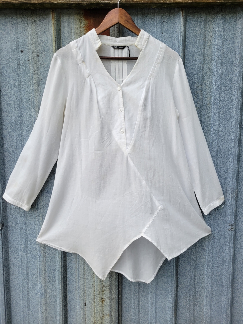 Stella Carakasi White Asymmetric V-Neck Tunic Blouse